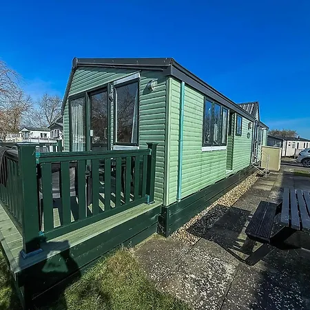 Fantastic Caravan With Stunning Lake Views At Southview Holiday Park Ref 33002Ml Skegness Exterior photo