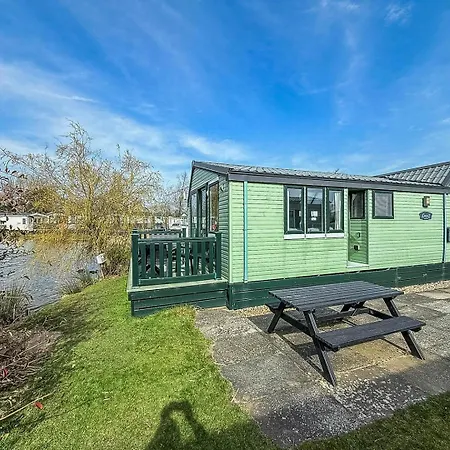 Fantastic Caravan With Stunning Lake Views At Southview Holiday Park Ref 33002Ml Skegness Exterior photo