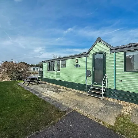 Fantastic Caravan With Stunning Lake Views At Southview Holiday Park Ref 33002Ml Skegness Exterior photo