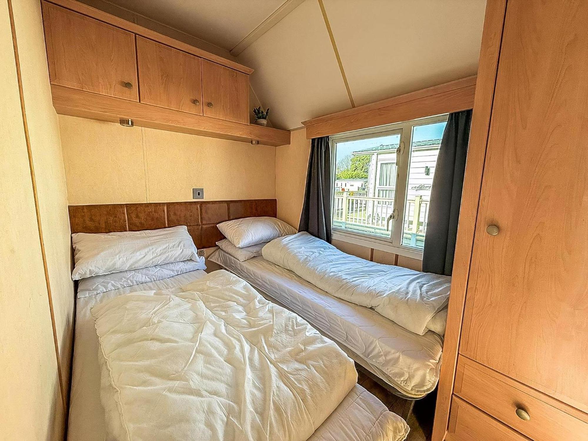 Fantastic Caravan With Stunning Views At Southview Ref 33002ml *