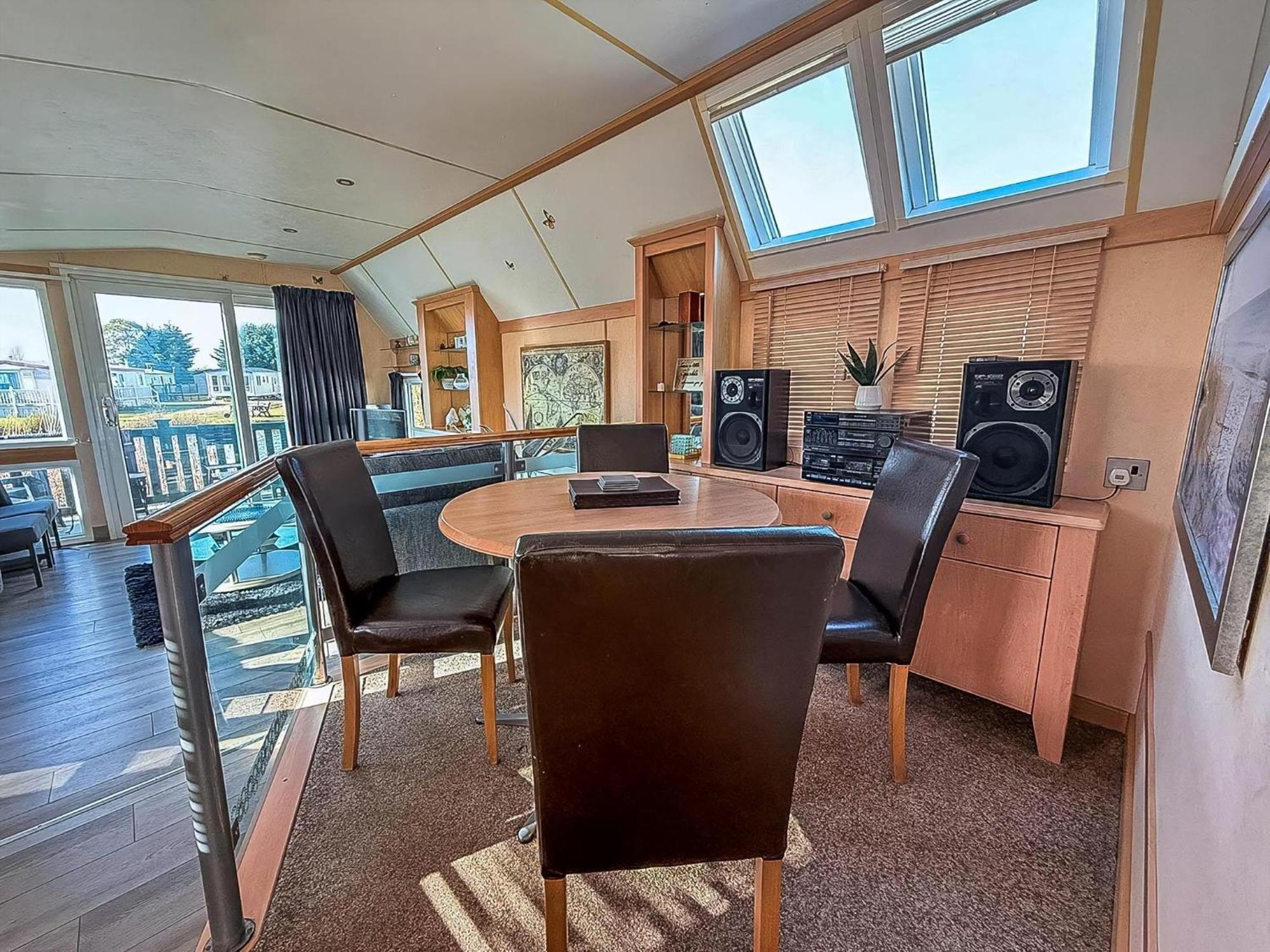 Campsite Fantastic Caravan With Stunning Views At Southview Ref 33002ml