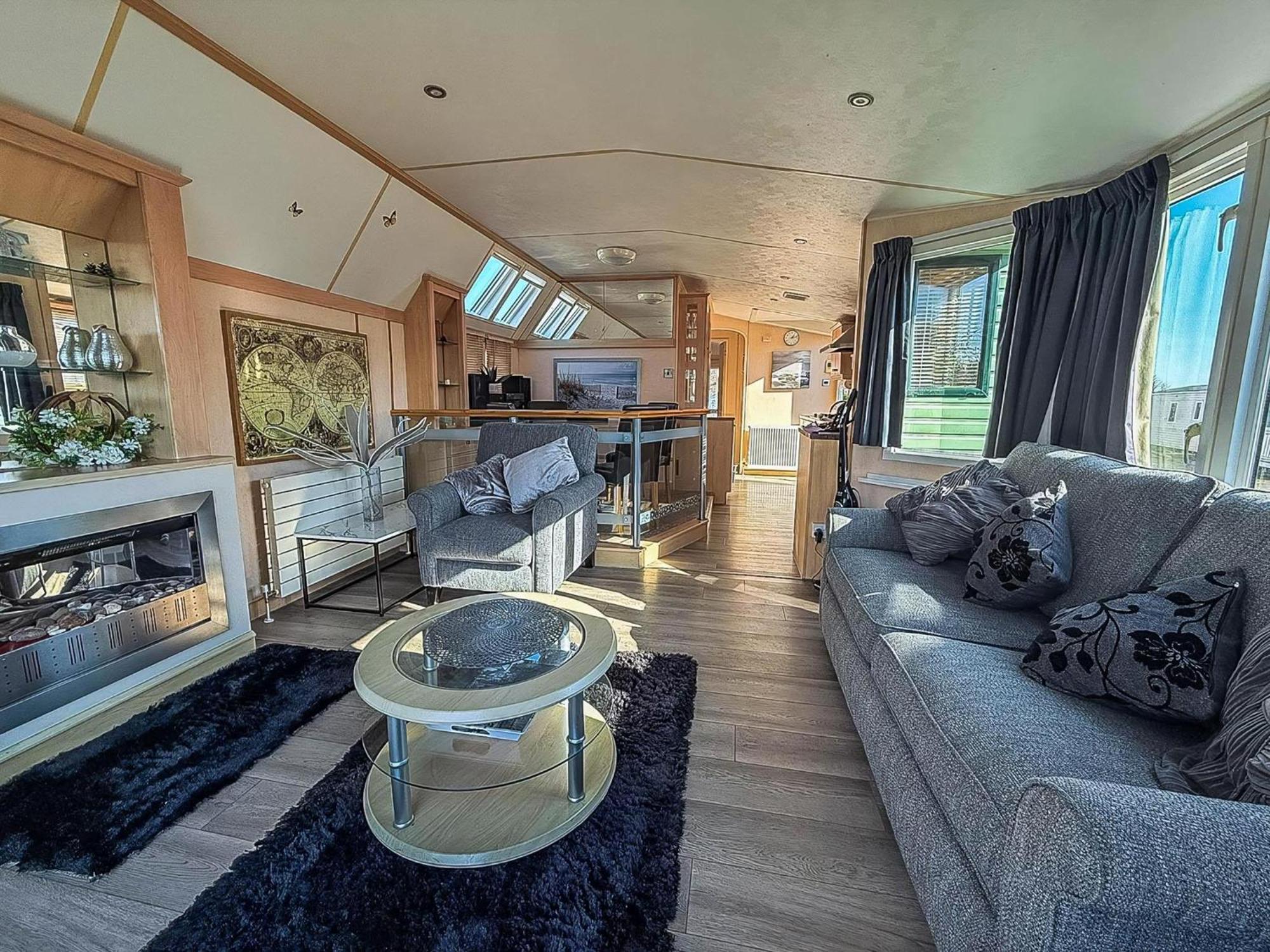 Fantastic Caravan With Stunning Views At Southview Ref 33002ml Campsite *